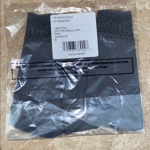 🎁Free People cotton medallion boyshorts - Picture 3 of 3